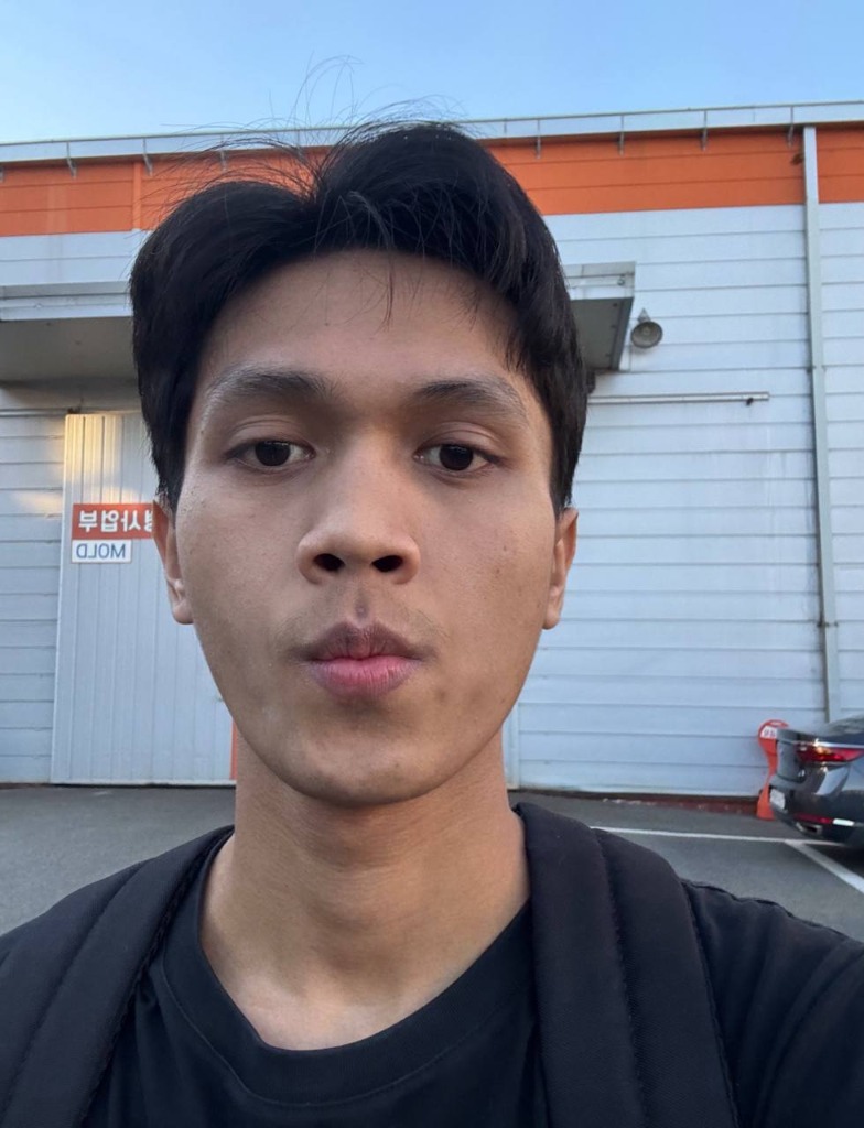 Aksara selfie after work